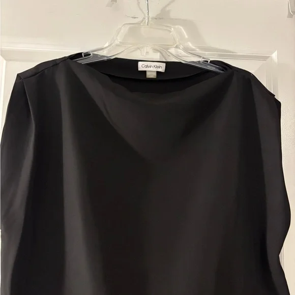 Calvin Klein size large - Picture 2 of 4